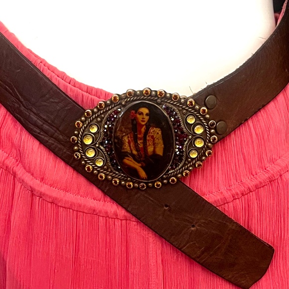 Vintage “The Goddess Image” Buckle w/Rhinestone Crystal Jeweled Leather Belt - Picture 7 of 11